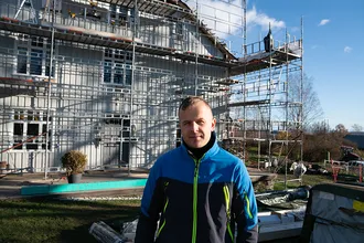 Rando Reiman forand huset på Stavsjø